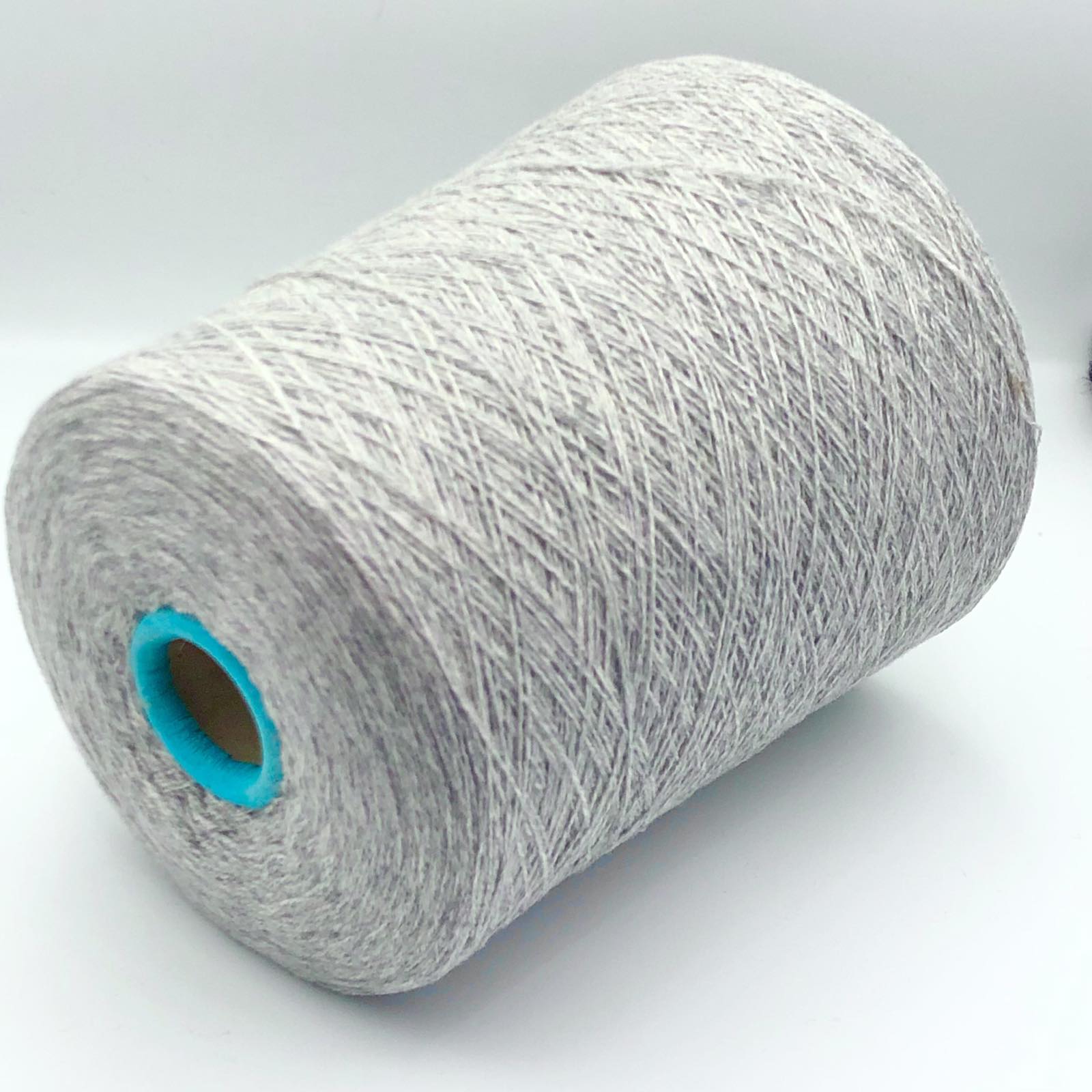 BATUFFOLO 01, 42% merino extrafine, 58% kašmyras, 2/20, 500 g