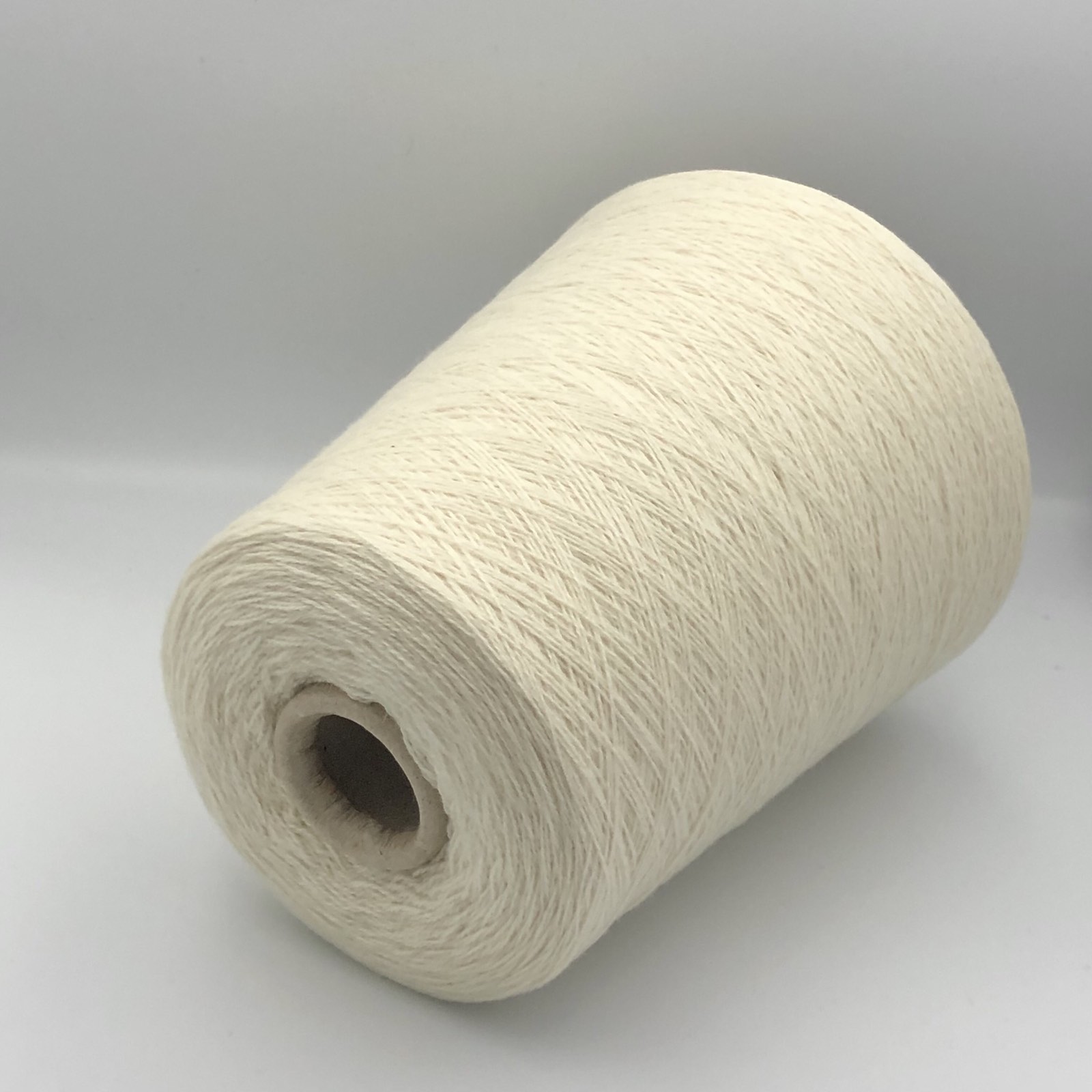 BATUFFOLO 06, 42% merino extrafine, 58% kašmyras, 2/20, 500 g