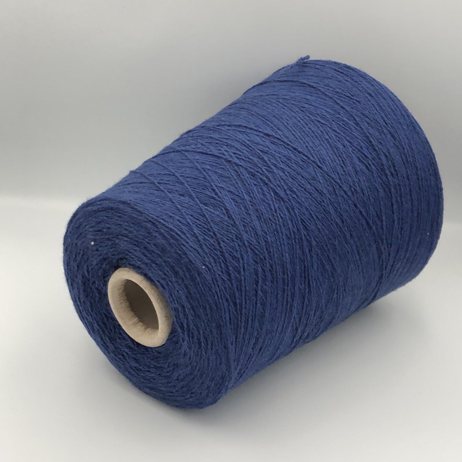 YAK04, 50% baby yak, 50% merino extrafine, 2/14, 500 g