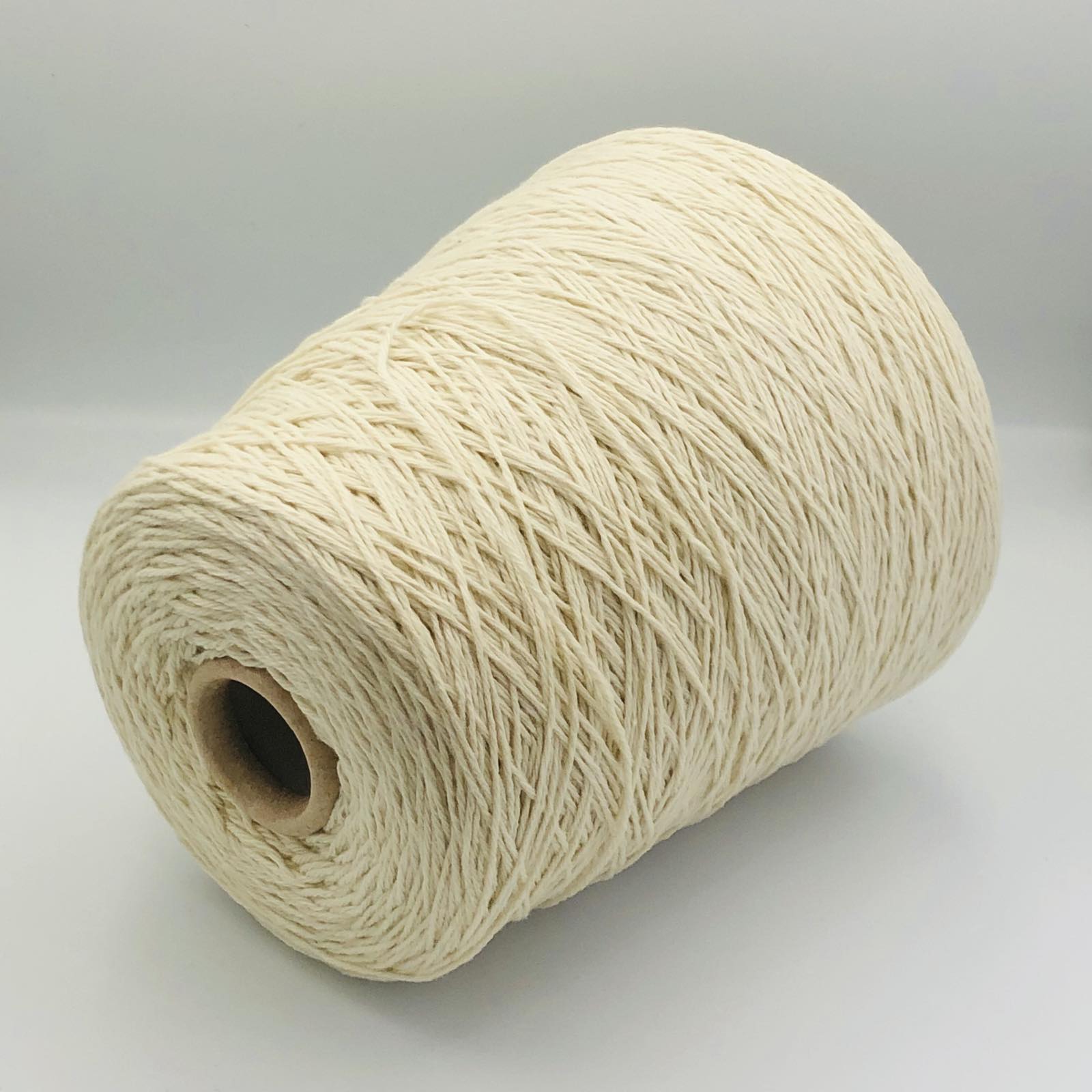 HIRCUS02, 100% kašmyras, 530 g (100 g - 375 m)