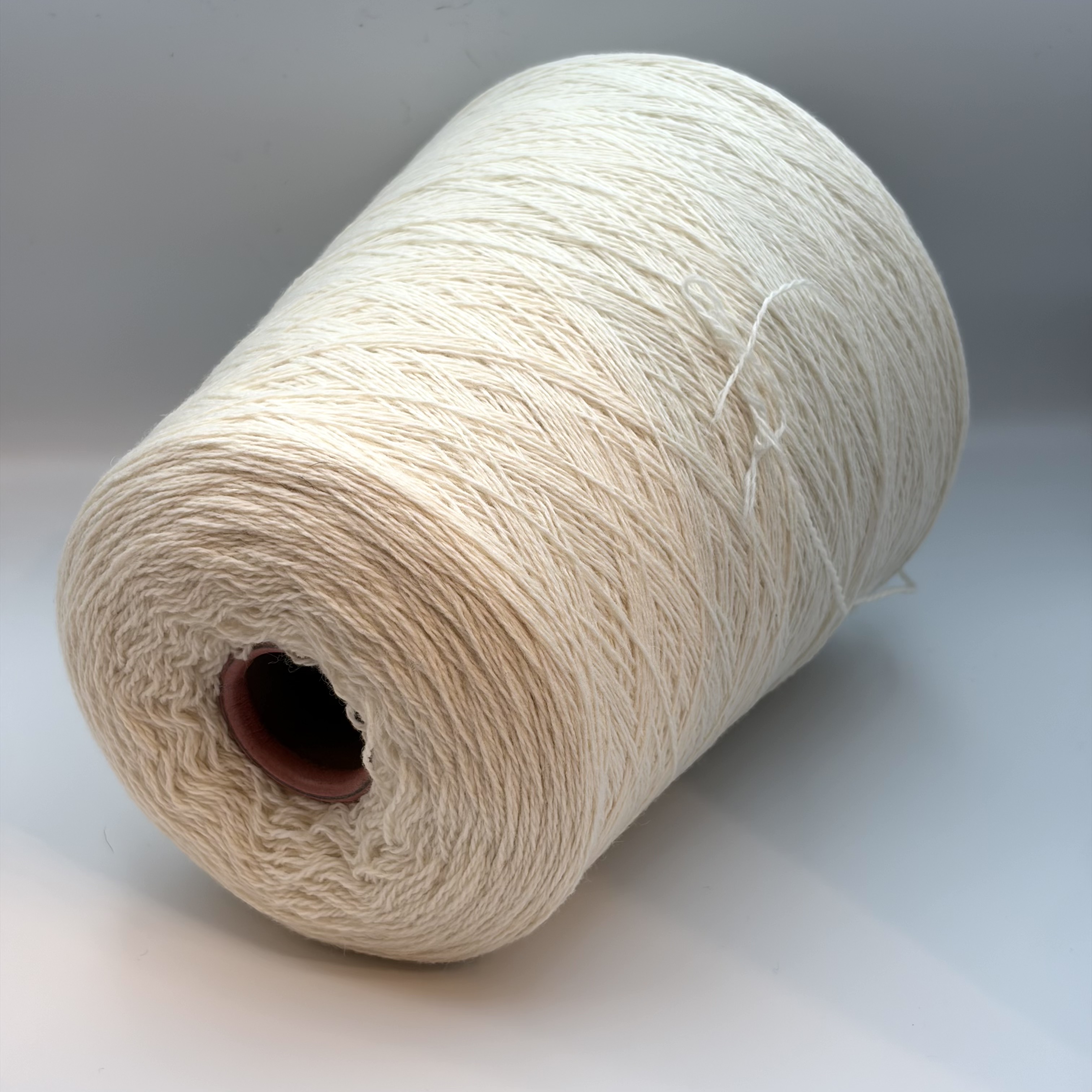 MILL11, 70% merino extra fine, 30% kašmyras, 2/15, 500 g